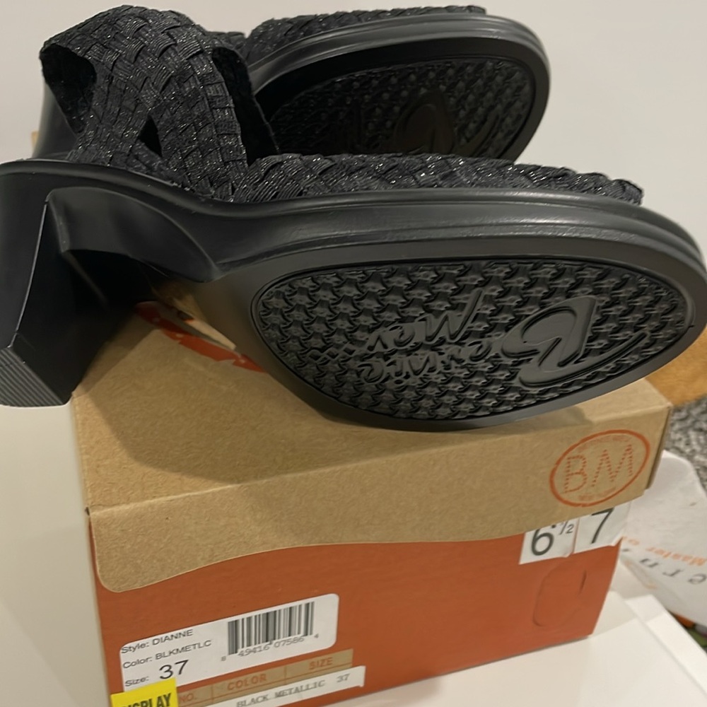 Bernie Mev Black metallic BRAND NEW IN BOX - Picture 3 of 3